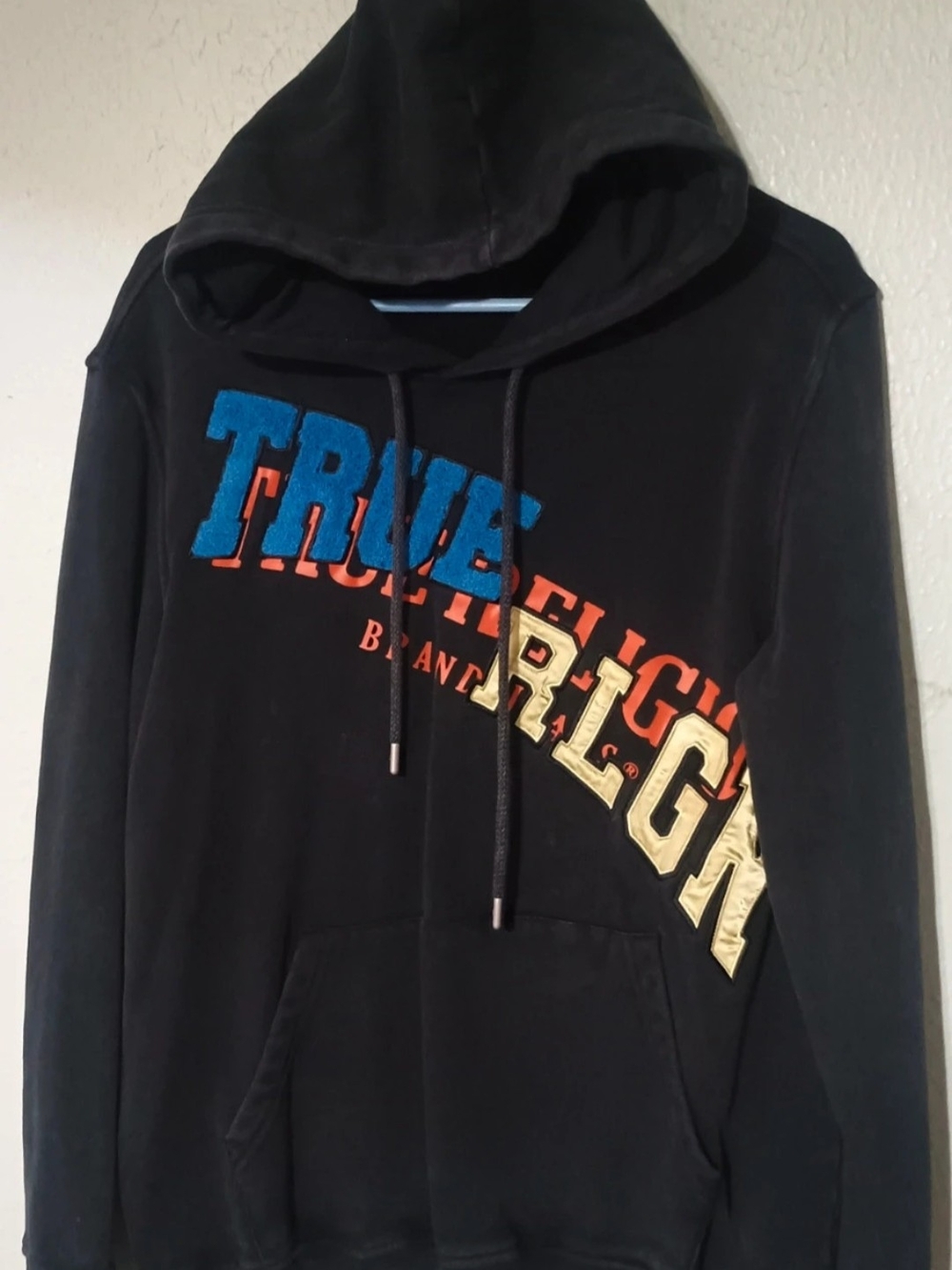 True Religion Men’s M Black Pullover Hoodie with Multicolor Vintage Logo